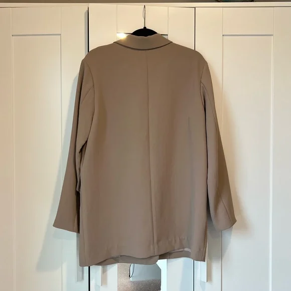 NWT Aritzia Wilfred Cherrelle Blazer in Limited Edition Color Grey Taupe